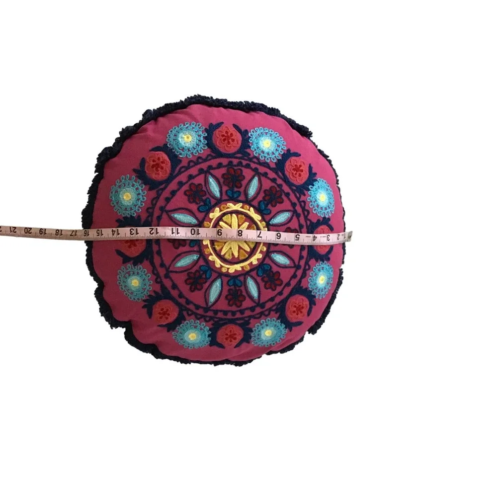 Unk embroidered round